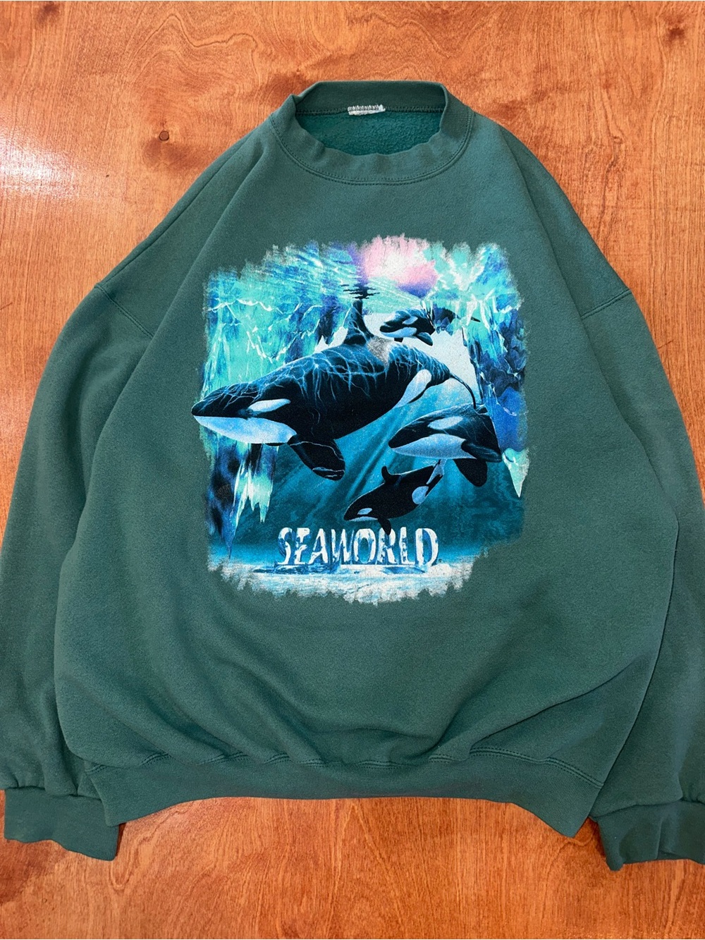 Vintage SeaWorld Shamu Orca Whale Crewneck Sweatshirt